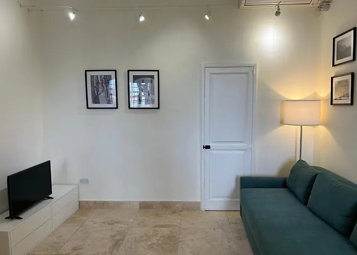 Prestigious Pied A Terre Wignacourt With Views * Valletta