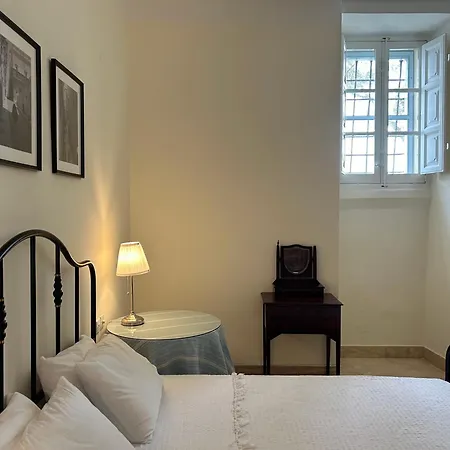 Prestigious Pied A Terre Wignacourt With Views *